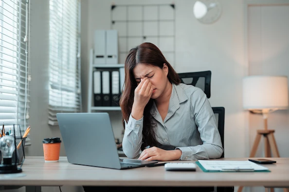 物が二重、ぼけやけて見える方へ
