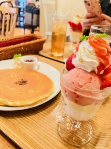 【香椎店】博多で食べたパンケーキとパフェ🍓